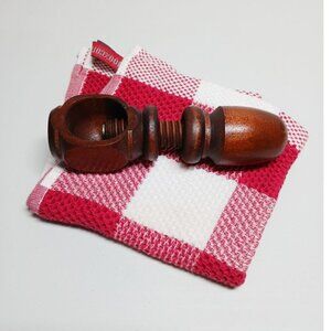 NWOT, Canadian Handmade wood Nutcracker